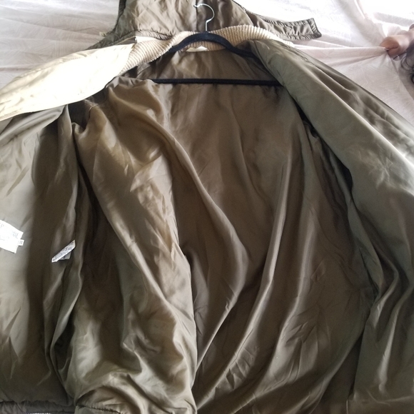 Vintage Aurora International | by Abbmoor Quilted Barn Style Coat - Picture 6 of 8